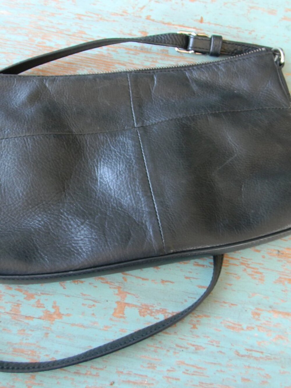 MARGOT BLACK CLASSIC PEBBLE LEATHER MEDIUM CROSSBODY BAG
